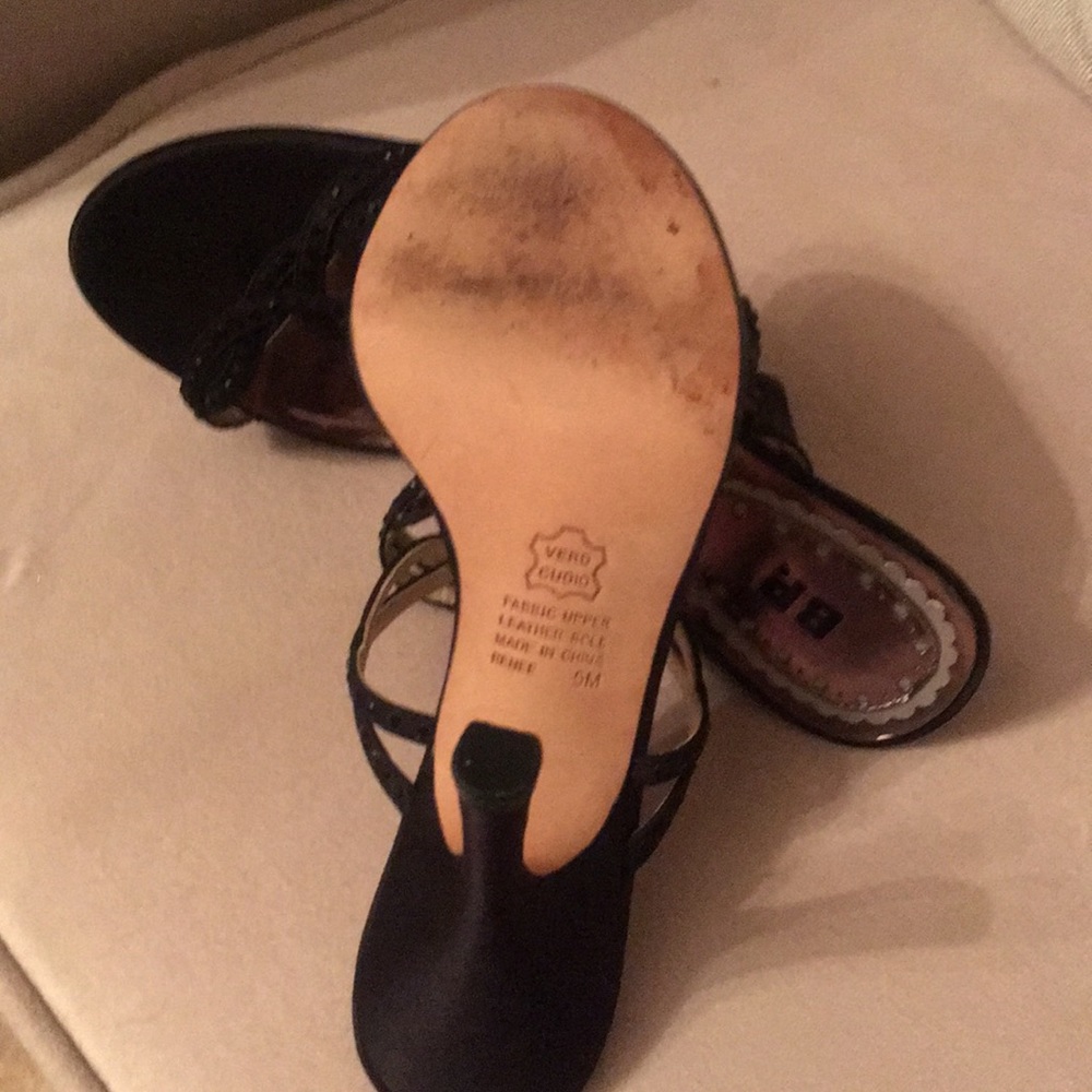 Shoes - Picture 3 of 4